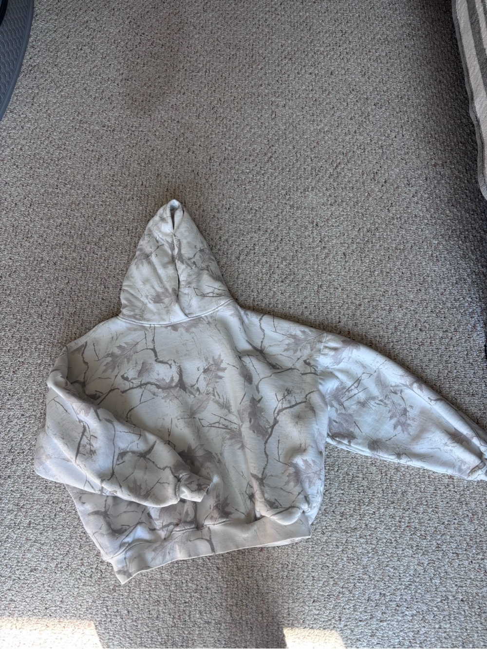 Women’s Small Garage Camo Sweatshirt